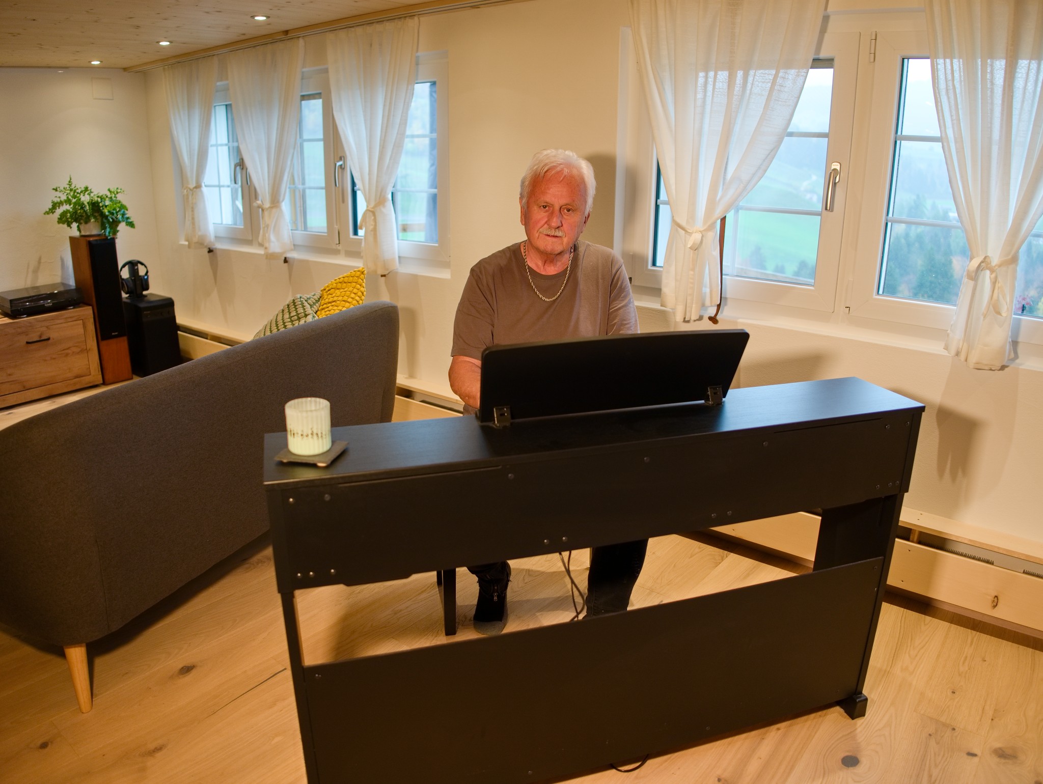 Stefan am Piano